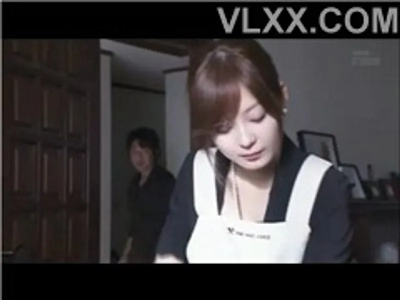 ông xã đi làm ăn, cô vợ ở nhà bị người tình của chị gái cưỡng hiếp